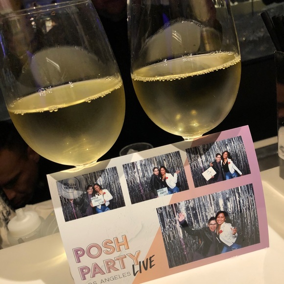 Meet your Posher, Jeniijen - Picture 2 of 4